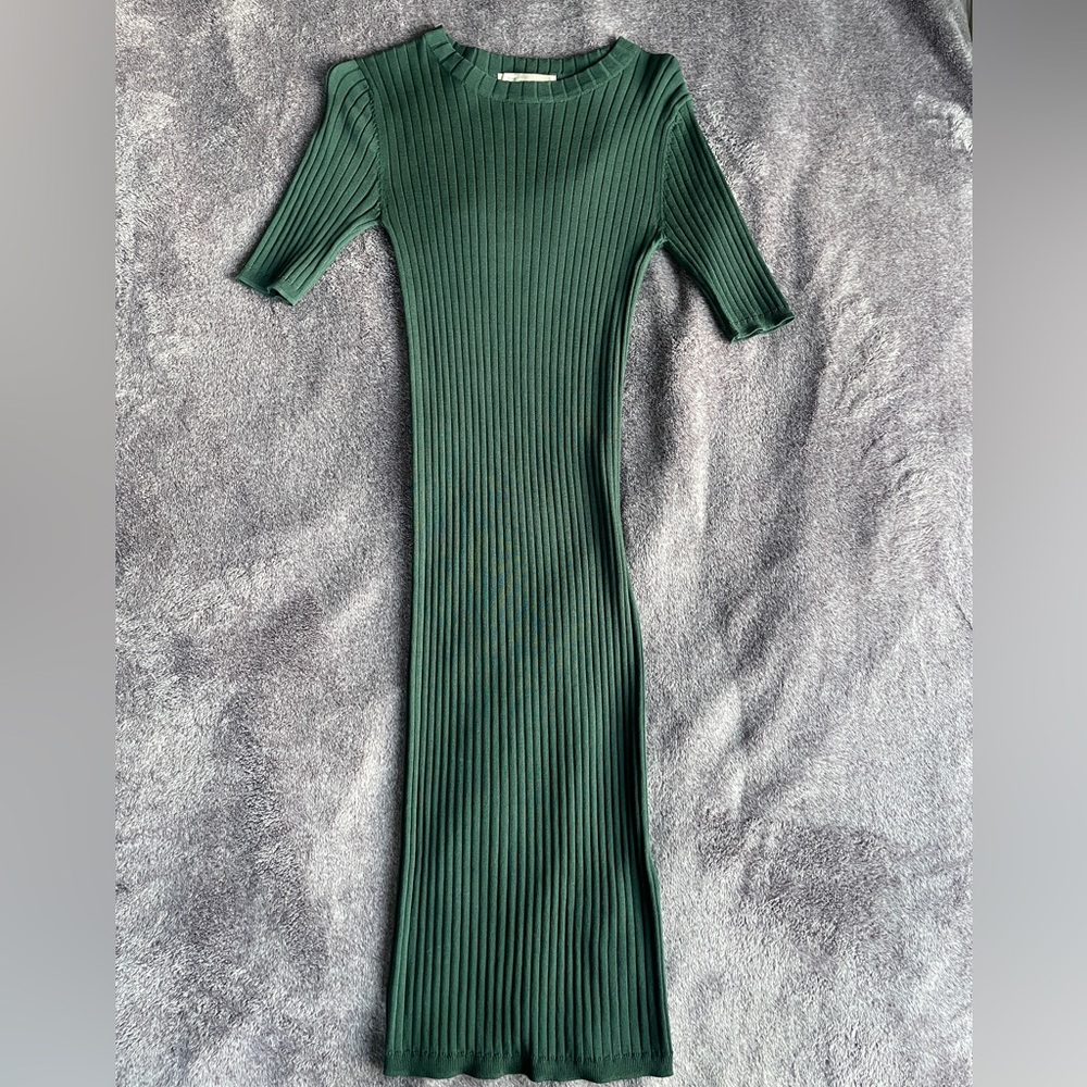 Elegant Green Ribbed Dress